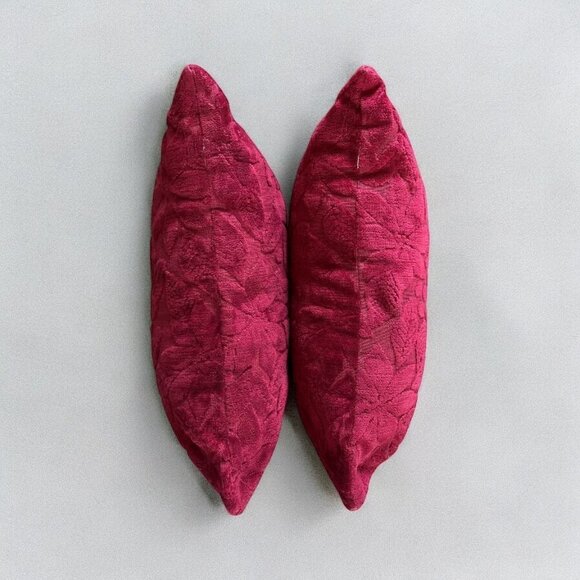 Throw Pillows Set Of 2 Decorative Red Floral 14"x14" Home Accent Velvet READ - Picture 2 of 4